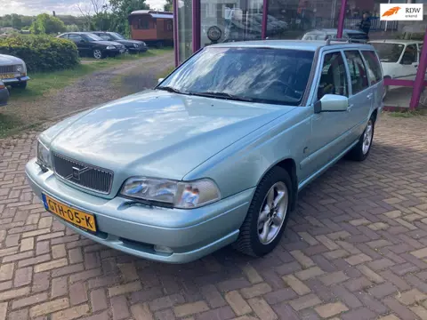 Volvo V70 2.5-20V 243500 KM!