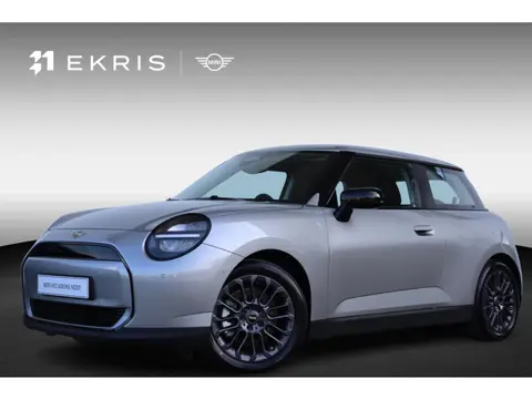 Mini Mini Cooper E Essential 40.7 kWh Nieuw/ Carplay/ Navigatie/ Cruise control/ Achteruitrijcamera/