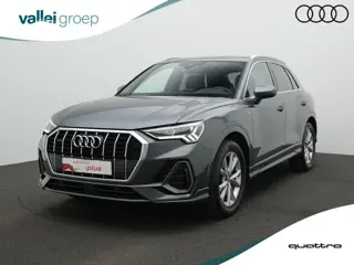 Audi Q3 40 TFSI 190 pk S-tronic Quattro S-Line | Trekhaak | Achteruitrijcamera | Stuur-/stoelverwarm