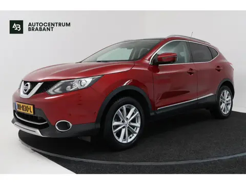 Nissan Qashqai 1.2 Business Edition (PANORAMADAK, TREKHAAK, STOELVERWARMING, CAMERA, NAVIGATIE, ELEK