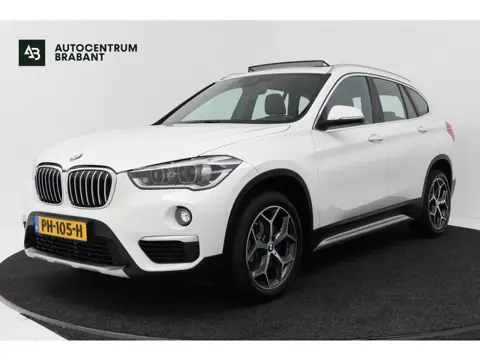 BMW X1 SDrive20i Corporate Lease High Executive (PANORAMADAK, CAMERA, STOELVERWARMING, HEAD-UP DISPL