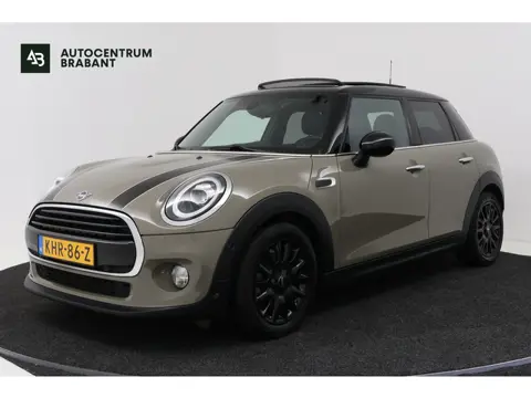 Mini Mini 1.5 Cooper Pepper (PANORAMADAK, STOELVERWARMING, CRUISE CONTROL, NAVIGATIE, PARKEERSENSORE