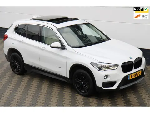 BMW X1 SDrive20i Centennial High Executive Pano Trekhaak NAP