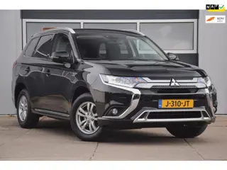 Mitsubishi Outlander 2.4 PHEV Pure APPLE CARPLAY/VERWARMDE VOORSTOELEN/CAMERA