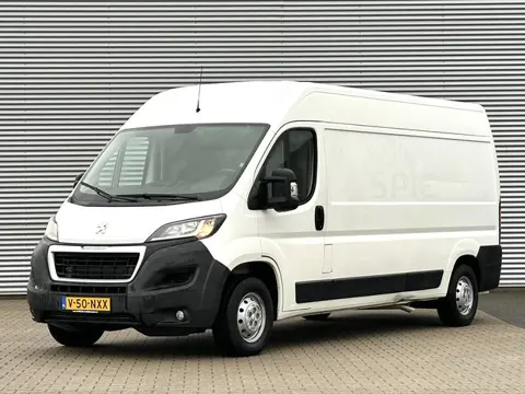 Peugeot Boxer 335 2.0 BlueHDI L3H2 Bus met laadklep