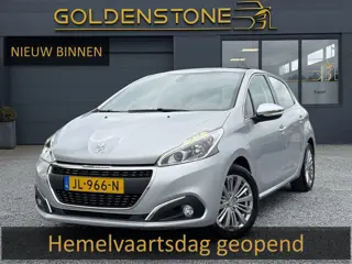 Peugeot 208 1.2 PureTech Allure Dealer Onderhouden,110pk,Pano,Navi,Trekhaak,Pdc,N.A.P,Weinig Km,5 De