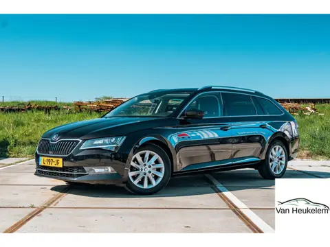 Skoda Superb Combi 1.8 TSI Style Business | TREKHAAK 1800 KG | ADAPTIVE CRUISE | SUNSET