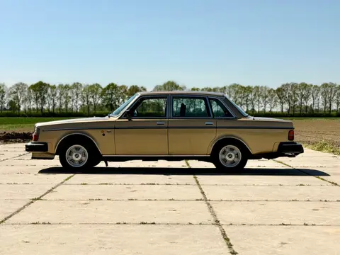 Volvo 264 GL 2.7 Handgeschakeld, Schuifdak, Airco, Trekhaak
