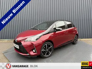 Toyota Yaris 1.5 Hybrid Bi-Tone Plus | 39.700km | Panodak | BOVAG GARANTIE | Rijklaar!!