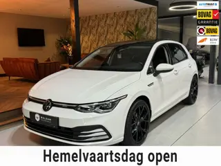 Volkswagen Golf 1.5 eTSI Style Garantie Pano Memory Massage Sfeer Carplay Camera Blindspot ACC Navi 