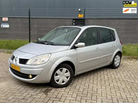 Renault Scénic 1.6-16V Automaat |Panoramadak| |CruiseControl| |Trekhaak| |Business-Line|