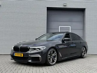 BMW 5 Serie M550i xDrive High Executive I Aut. I 463 PK I Leder I Schuifdak I Carplay