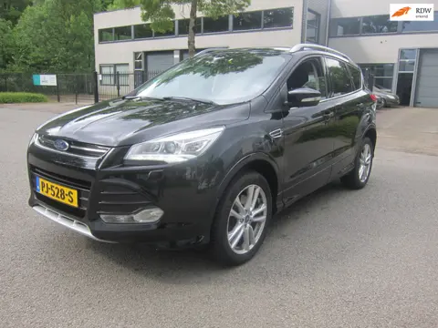 Ford Kuga 2.0 TDCI Titanium Styling Pack 4WD APK 05-2027 !!