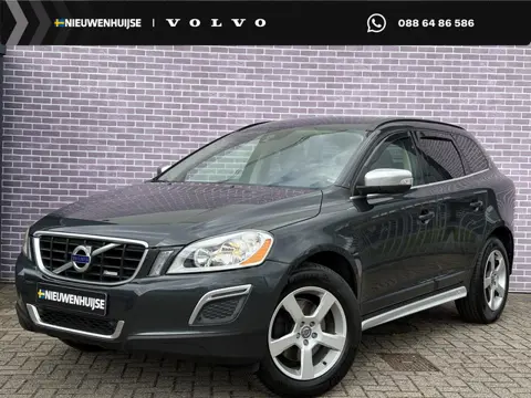 Volvo XC60 2.0 T5 R-Design | Trekhaak | Leder | Keurig onderhouden, zie tekst | Navigatie | Parkeers
