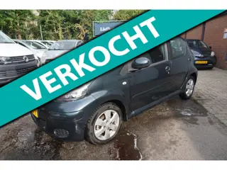Toyota Aygo 1.0-12V Aspiration Green Navigator / Airco / Leder/Alcantara
