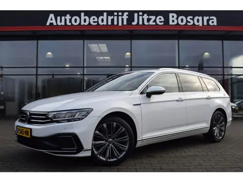 Volkswagen Passat Variant 1.4 TSI PHEV GTE Highline Matrix LED | Leder/Alcantara | Carplay | Camera 