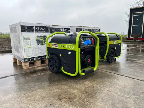 Pramac 8KvA Benzine AVR 230/400V 3-fase (bj 2026)