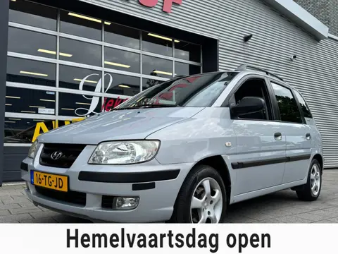 Hyundai Matrix 1.6i Dynamic - Airco I Sport velgen I PDC I Comfort pakket I Dakrail I APK 2027