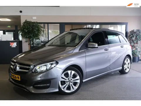 Mercedes-Benz B-klasse 180 d Ambition Automaat Pano Cruise Navi Leder Trekhaak