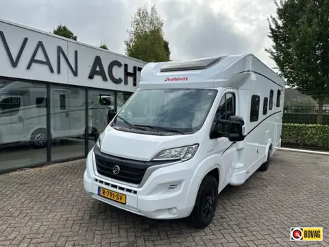 Dethleffs Just 7052 DBL, 4P hefbed