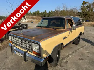 Dodge Ramcharger 318 V8 AUT (bj 1985)