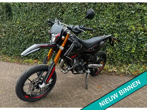 Rieju MRT 50 SM Pro E5+ NIEUW Zwart/Rood BETAAL met in3