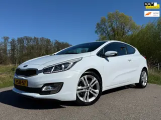Kia Pro_cee'd 1.6 GDI Business Pack / Camera / Navi / 17" Velgen / Clima / PDC / Cruise / LED / 6 Ve
