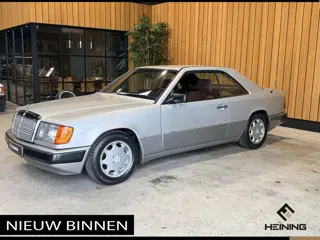 Mercedes-Benz E-Klasse 200-500 230 CE Schuifkanteldak. Een van de eerste Coupe's Wordt nog Belasting