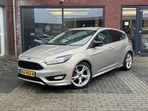 Ford Focus 1.0 ST-Line | Carbon | Camera | Trekhaak | Navi |