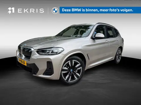 BMW iX3 Driving Assistant Professional | Achteruitrijcamera | panoramadak | Alarmsysteem klasse 3 | 