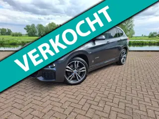 BMW X1 XDrive20i High Executive Leer Pano dak Apple carplay Android Stoelverwarming PDC v+a Camera