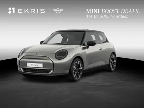 MINI 3-deurs Cooper SE Classic M 54.2 kWh | Panorama Dak | Stoelverwarming | Sportstuur