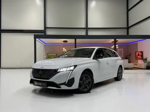 Peugeot 308 130pk Allure Trekhaak Navi, Leer Bekleding, Trekhaak, 360° Camera, ACC, LED Digital Cock