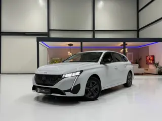 Peugeot 308 130pk Allure Trekhaak Navi, Leer Bekleding, Trekhaak, 360° Camera, ACC, LED Digital Cock