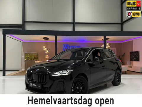 BMW 2-serie Active Tourer 225e xDrive M-pakket | Plug-in 4x4 | 360° | Elek. Trekhaak