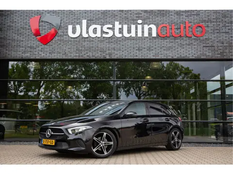 Mercedes-Benz A-Klasse 180 Premium Plus , Achteruitrijcamera, Carplay, Stoelverwarming,