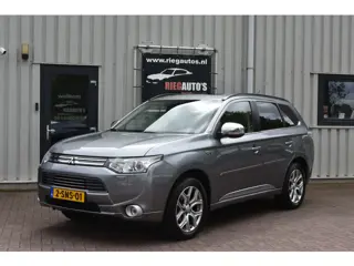 Mitsubishi Outlander 2.0 PHEV Instyle. Afneembare trekhaak!!
