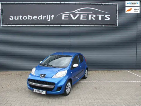 Peugeot 107 1.0-12V XS Airco 92385 Km met afgestempelde boekjes compleet speciale uitvoering nu sche