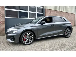 Audi A3 Sportback 45 TFSI e S-Line edition Comp. Leder/Alcantara,Matrix,Stoelverw,El klep,28950incl 