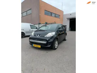 Peugeot 107 1.0-12V XR