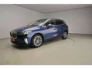 BMW 2 Serie Active Tourer 225e xDrive | LED | Navigatie | Trekhaak | Chrome line | Sportstoelen | DA