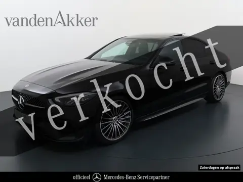 Mercedes-Benz C-Klasse 200 AMG 204pk // Panoramadak // Trekhaak // Carplay // Camera // Nightpakket 