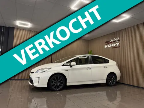 Toyota Prius 1.8 Plug-in Executive Business * Navigatie / Camera / Leder / Xenon / NL Auto *