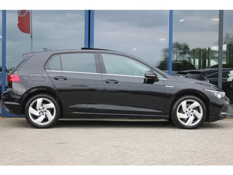 Volkswagen Golf 1.5 eTSI Style PANORAMADAK MEMORY ACC SFEER CARPLAY