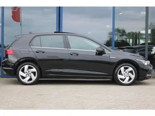 Volkswagen Golf 1.5 eTSI Style PANORAMADAK MEMORY ACC SFEER CARPLAY