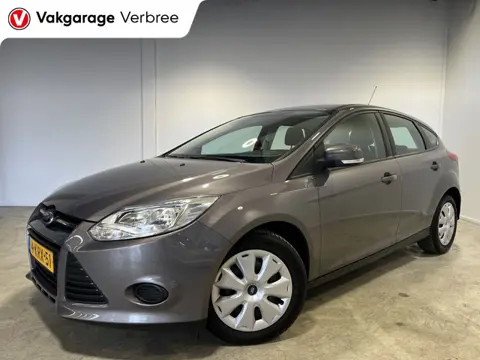 Ford Focus 1.0 EcoBoost Trend Trekhaak | Airco | Elektrische ramen | buitenspiegels elektrisch verst