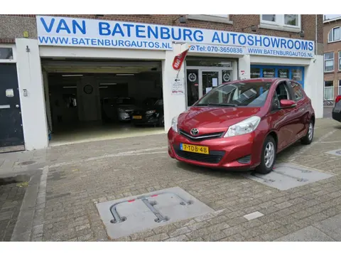Toyota Yaris 1.0 VVT-i Now | Carplay | Airco | 4 nieuwe All Seasons banden | Financ. v.a. € 152,- p/