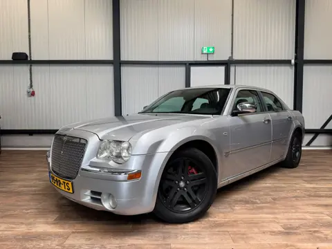 Chrysler 300C 2.7 V6 executive automaat / in nette staat