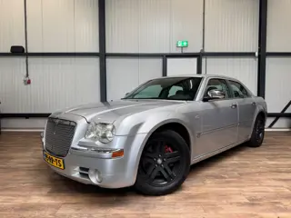 Chrysler 300C 2.7 V6 executive automaat / in nette staat
