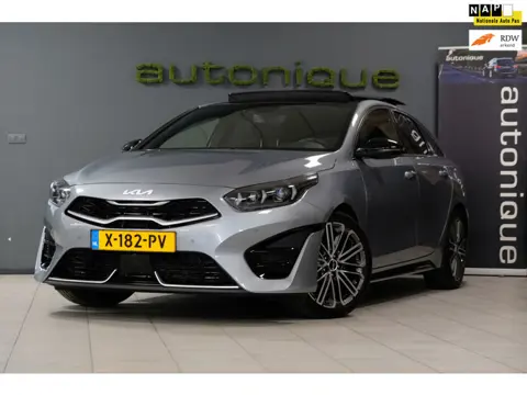 Kia ProCeed 1.5 T-GDi GT-PlusLine *PANORAMADAK* 39dkm Virtual Cockpit/Stoel+Stuurverwarming UNIEKE A